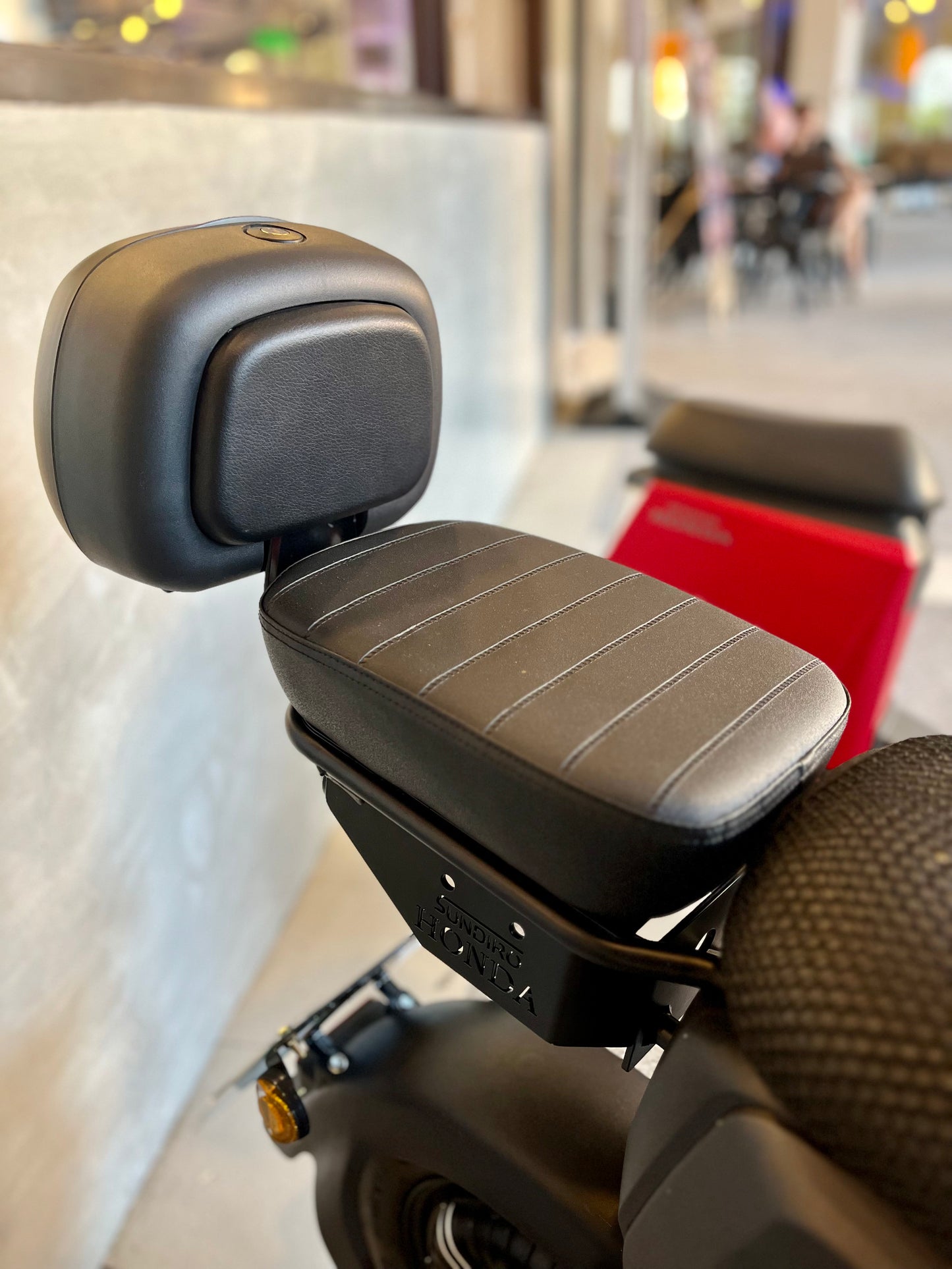 Sundiro Honda - Back Seat w/ Mini Box